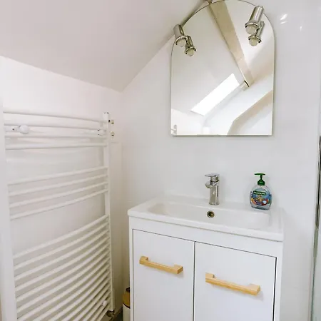 Charmante Maison Avec Piscine Privee Et Jardin A - Fr-1-616-547