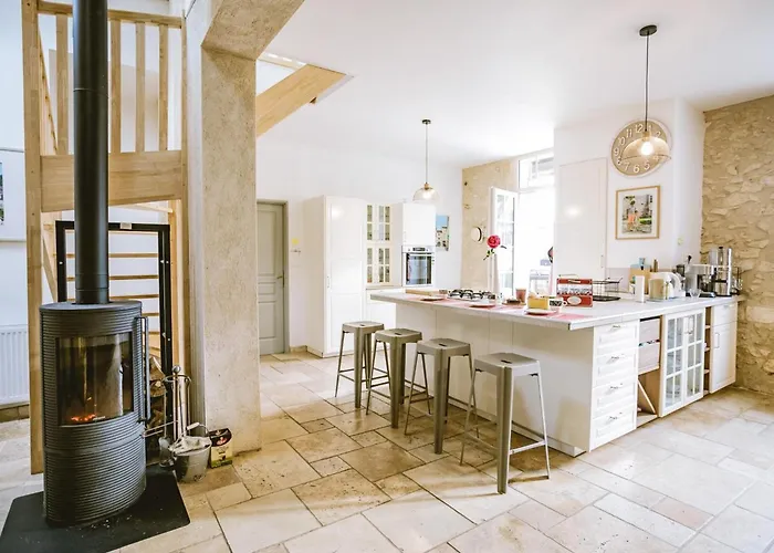 Charmante Maison Avec Piscine Privee Et Jardin A - Fr-1-616-547 *