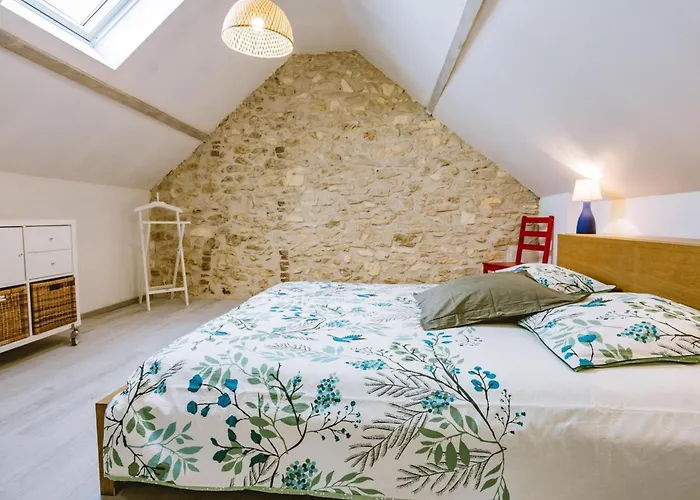 Holiday home Charmante Maison Avec Piscine Privee Et Jardin A - Fr-1-616-547