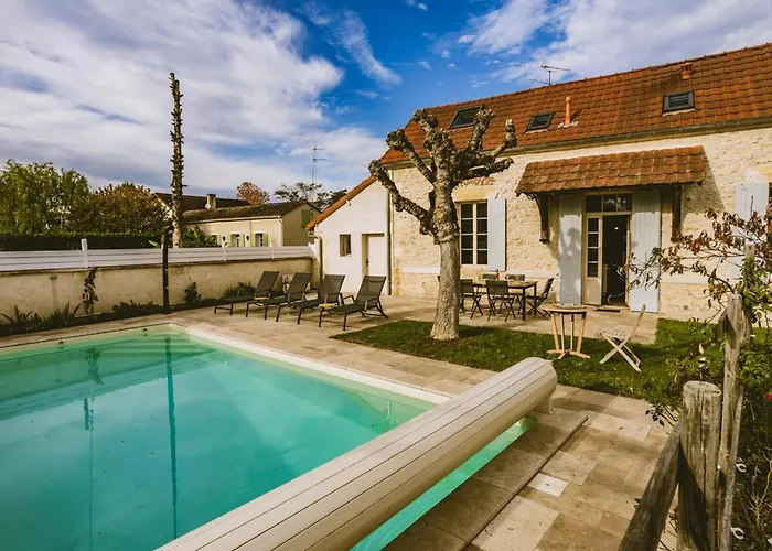 Charmante Maison Avec Piscine Privee Et Jardin A - Fr-1-616-547 *